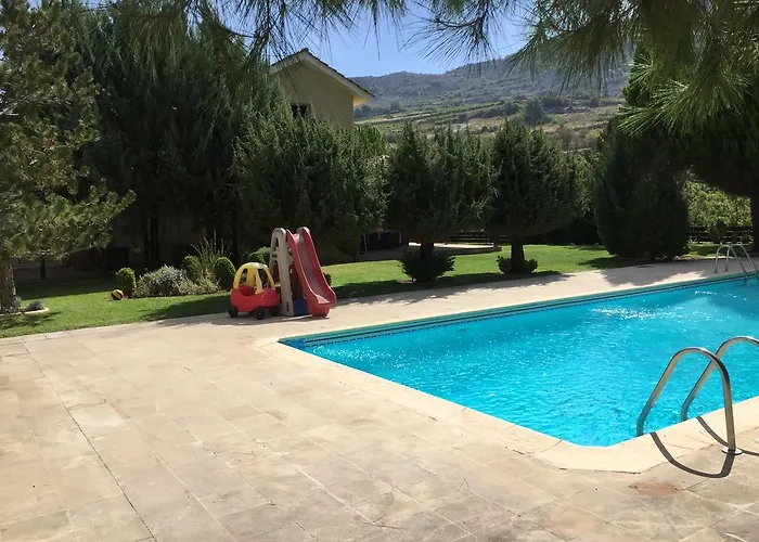 Agia Mavri House ヴィラ *