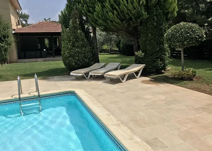 Vila Agia Mavri House *